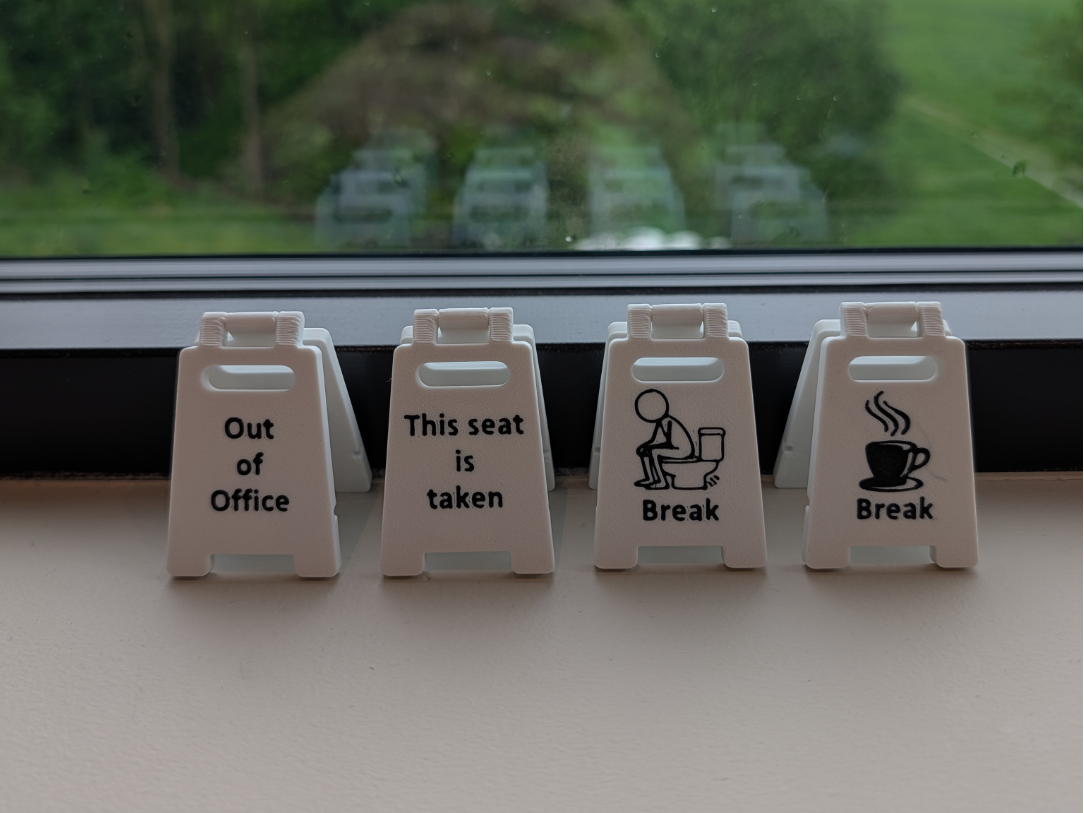 Print-in-place Office desk sign