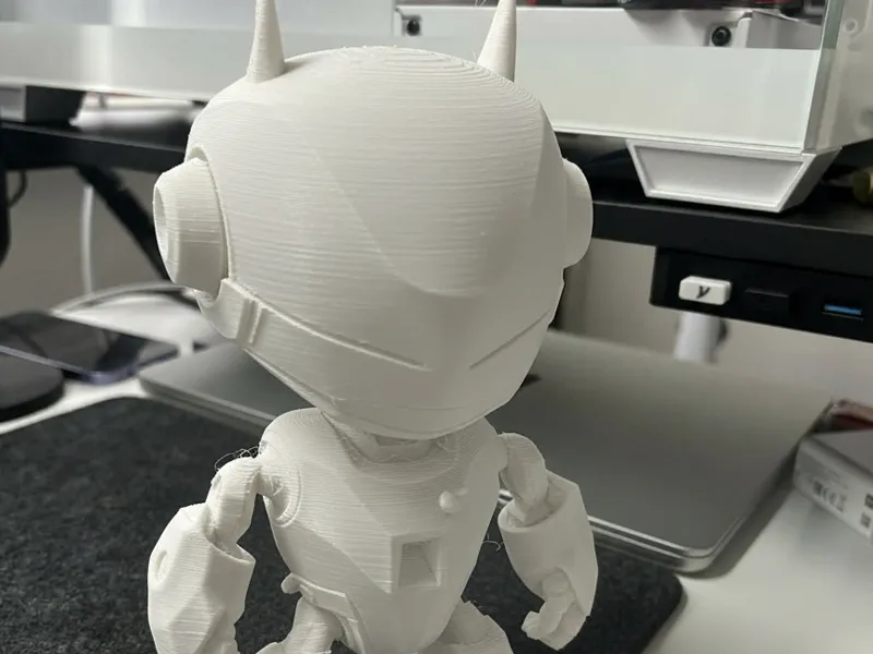 Chibi Robot Smiley: Adorable Friendly Figurine !