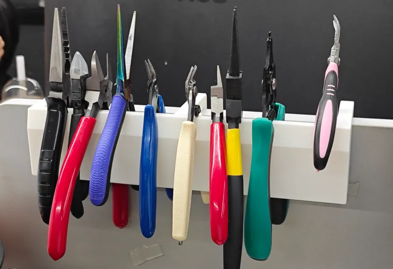 Simple Pliers Hanging Rack