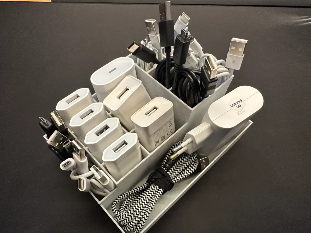 Phone Charger Organizer v.2.0 by Morris MakerWorld