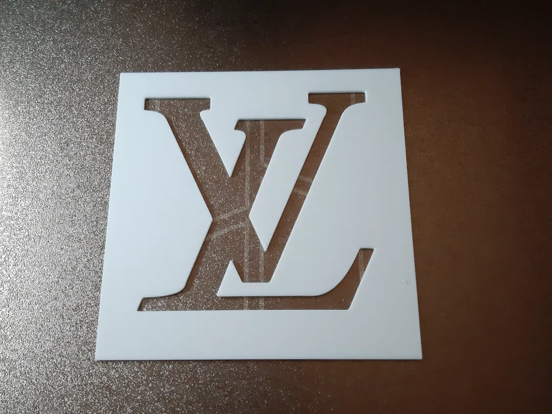 Pochoir logo Louis Vuitton