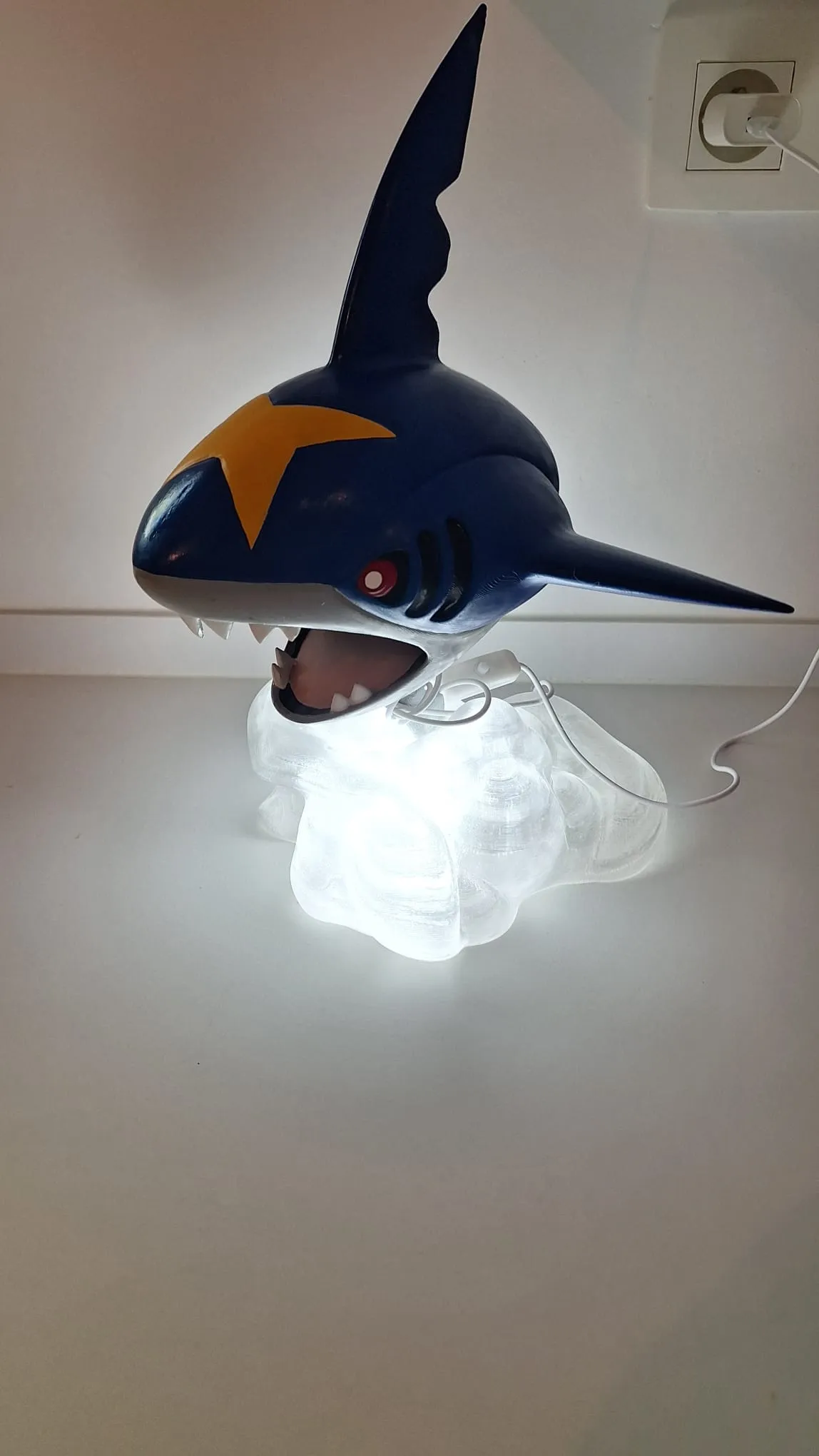 sharpedo XL desktop light view 4