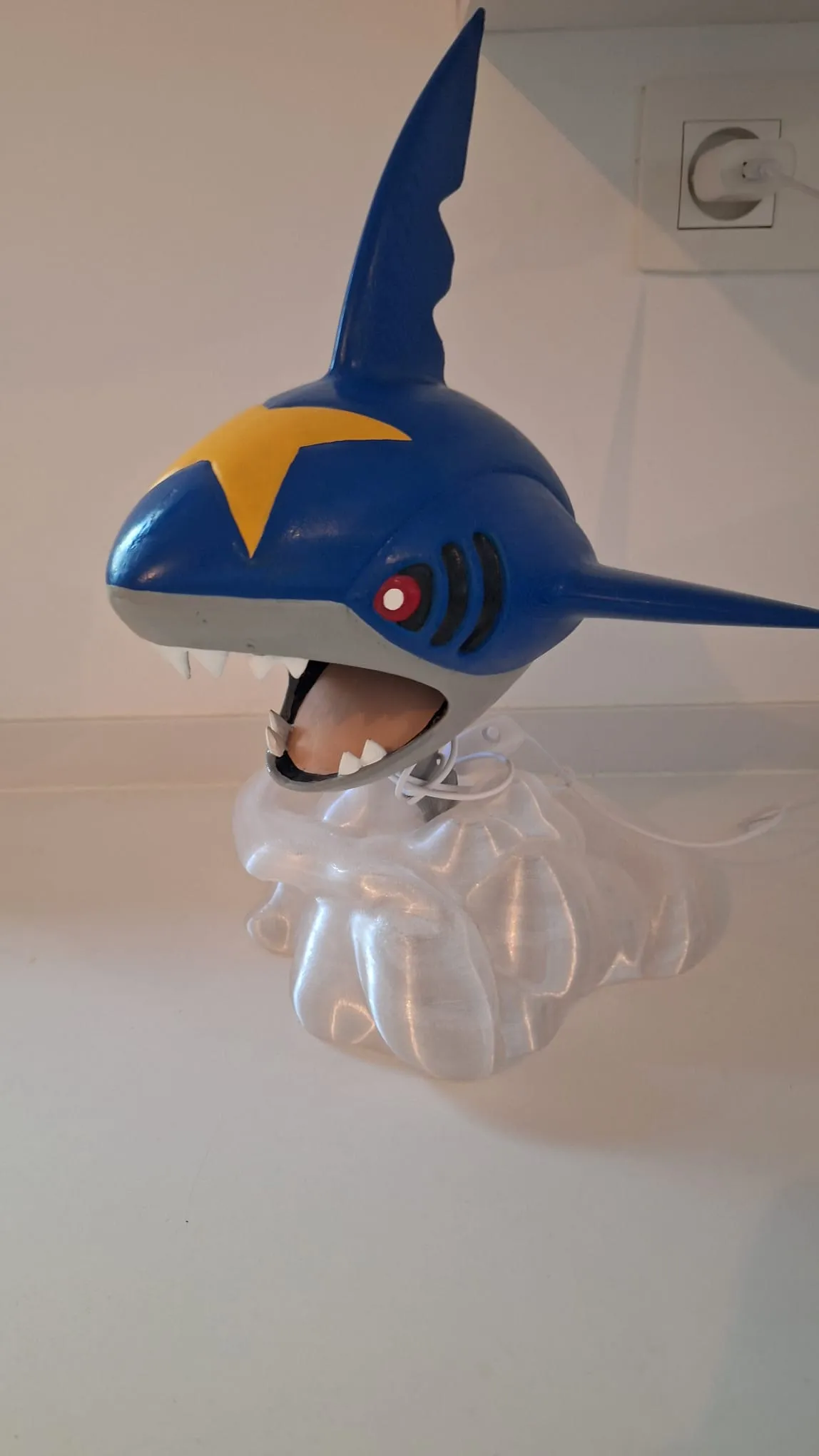 sharpedo XL desktop light view 2