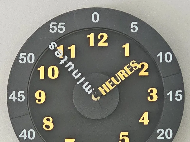 Grande horloge murale pédagogique