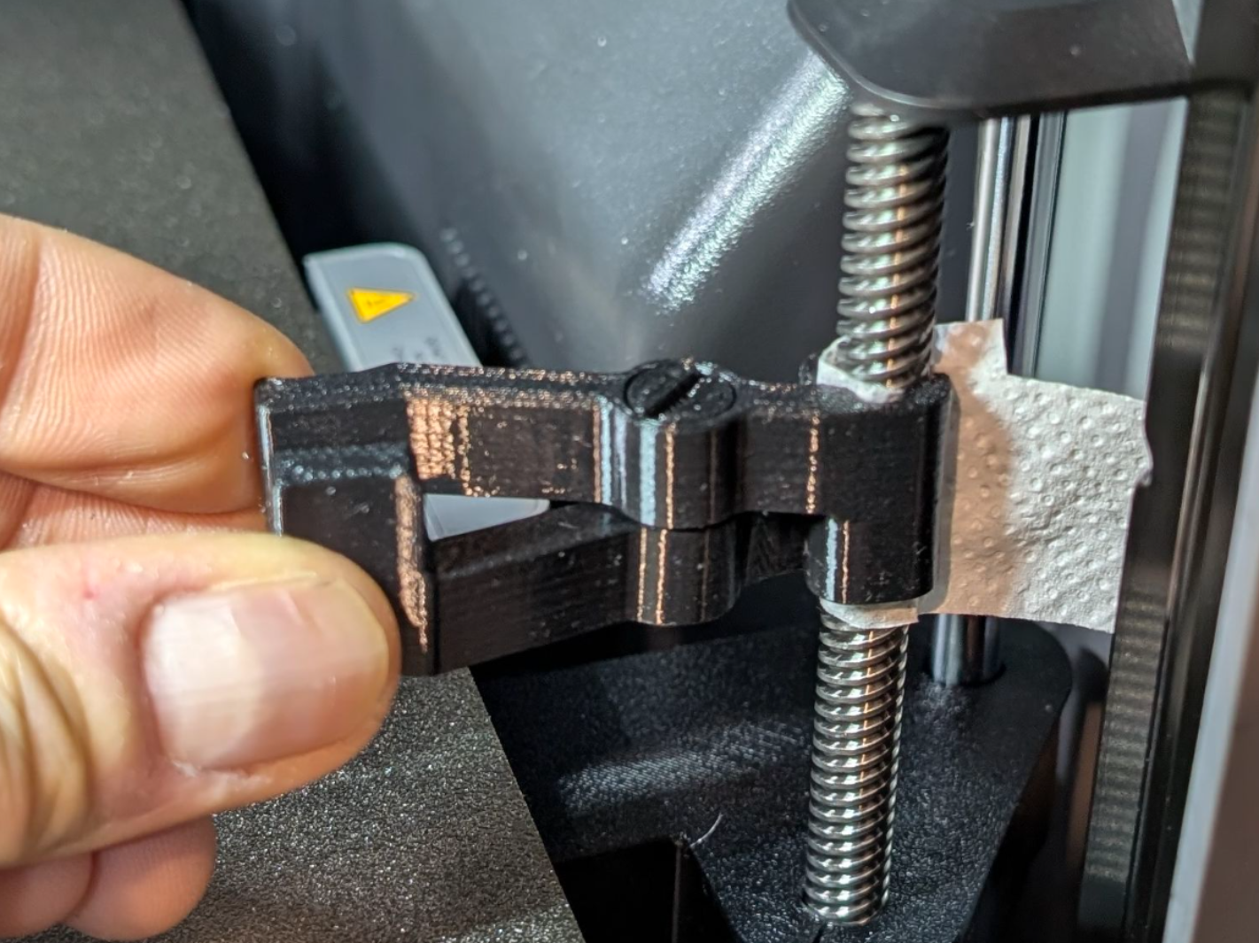 タッキーページ Z-axis Screw Scrubber (lead screw) - Free 3D Print Model - MakerWorld