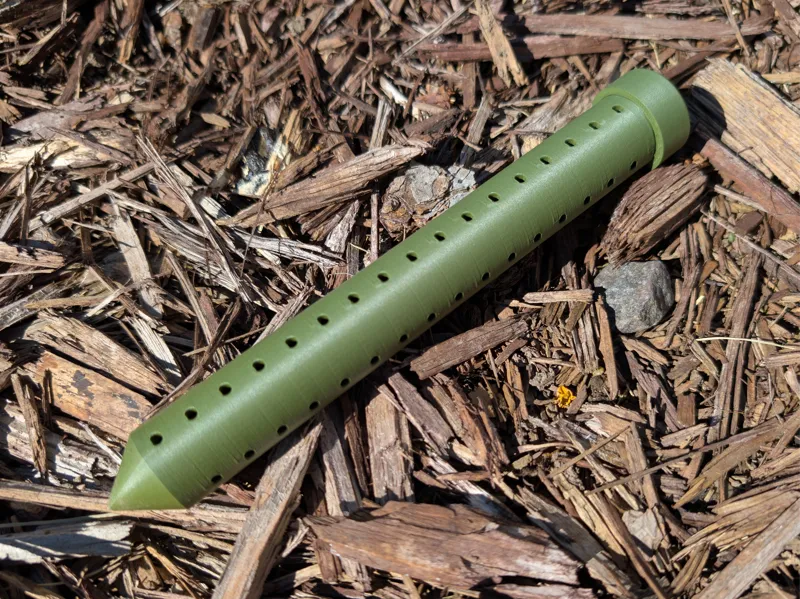 Refillable Fertilizer Spike with Screw Cap