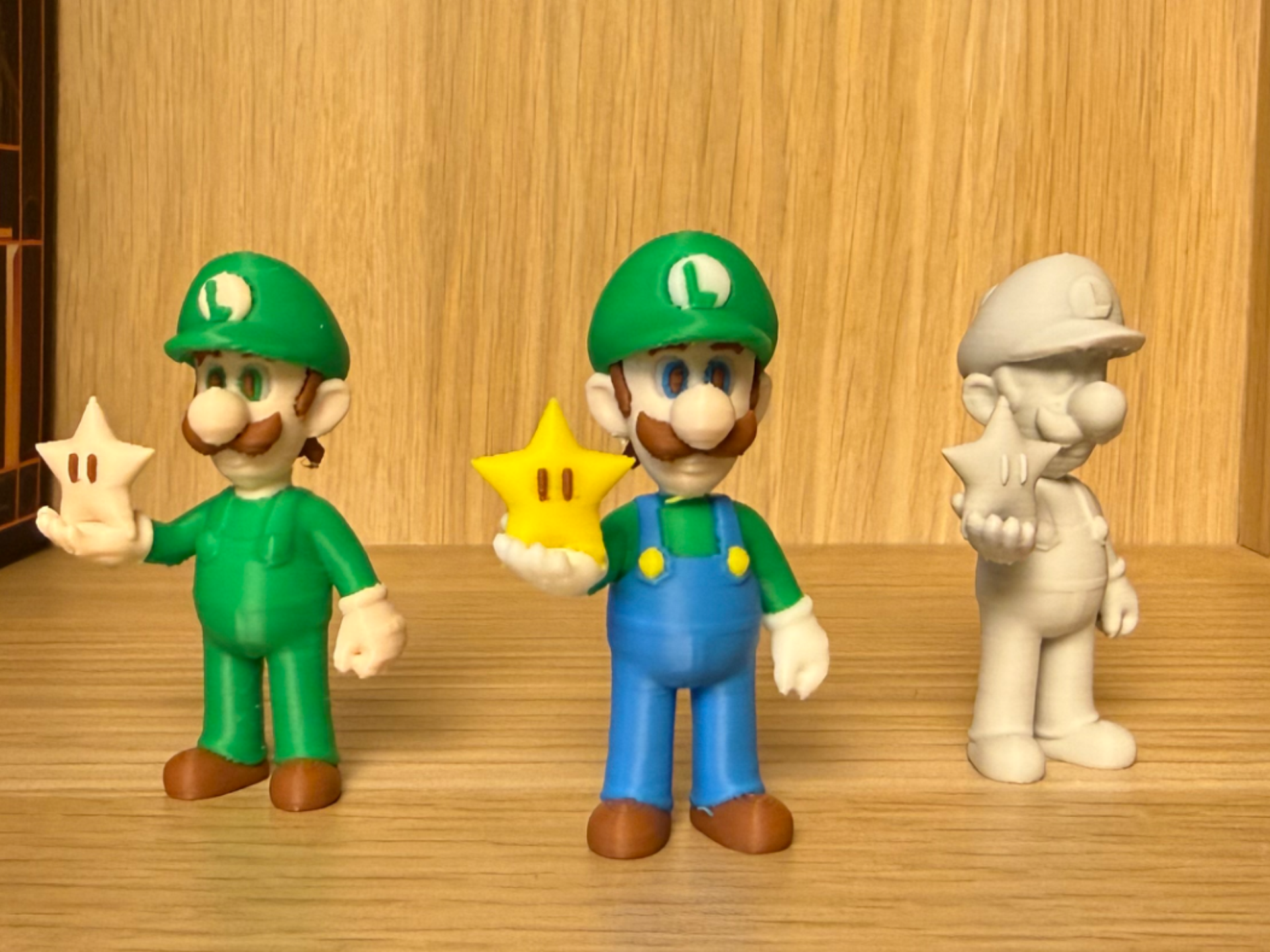 Luigi with Super Mario Star and keychain slot