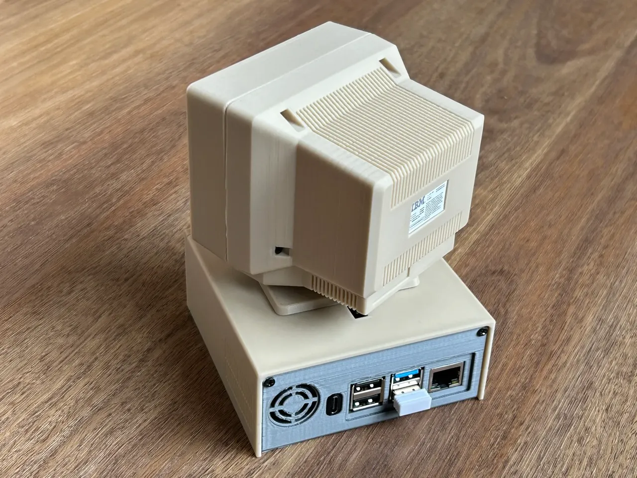 Retro Desktop PC Raspberry Pi case view 3