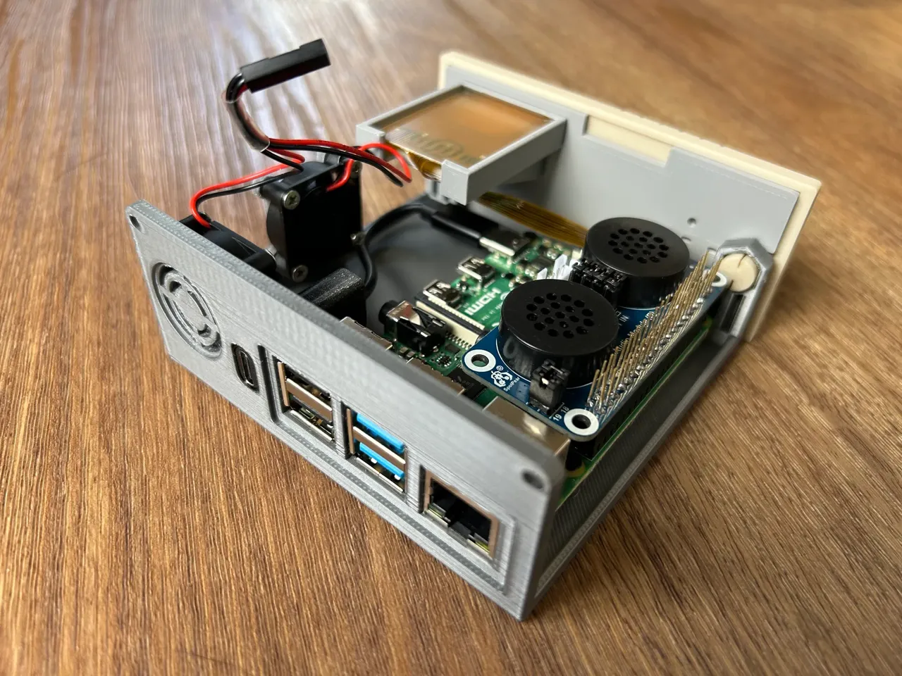 Retro Desktop PC Raspberry Pi case view 4