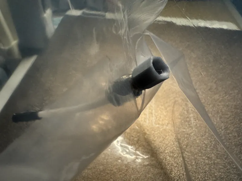 PC4M6 Low Friction Connector for Sealed bags