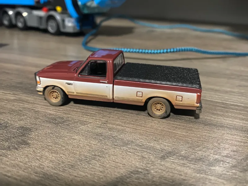Greenlight 1994 Ford F250 1/64  bed cover