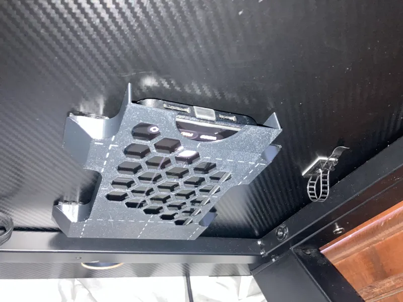 Incogneato Phone hider