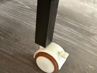 Tischerhöhung mit Rollen 2cmx2cm 