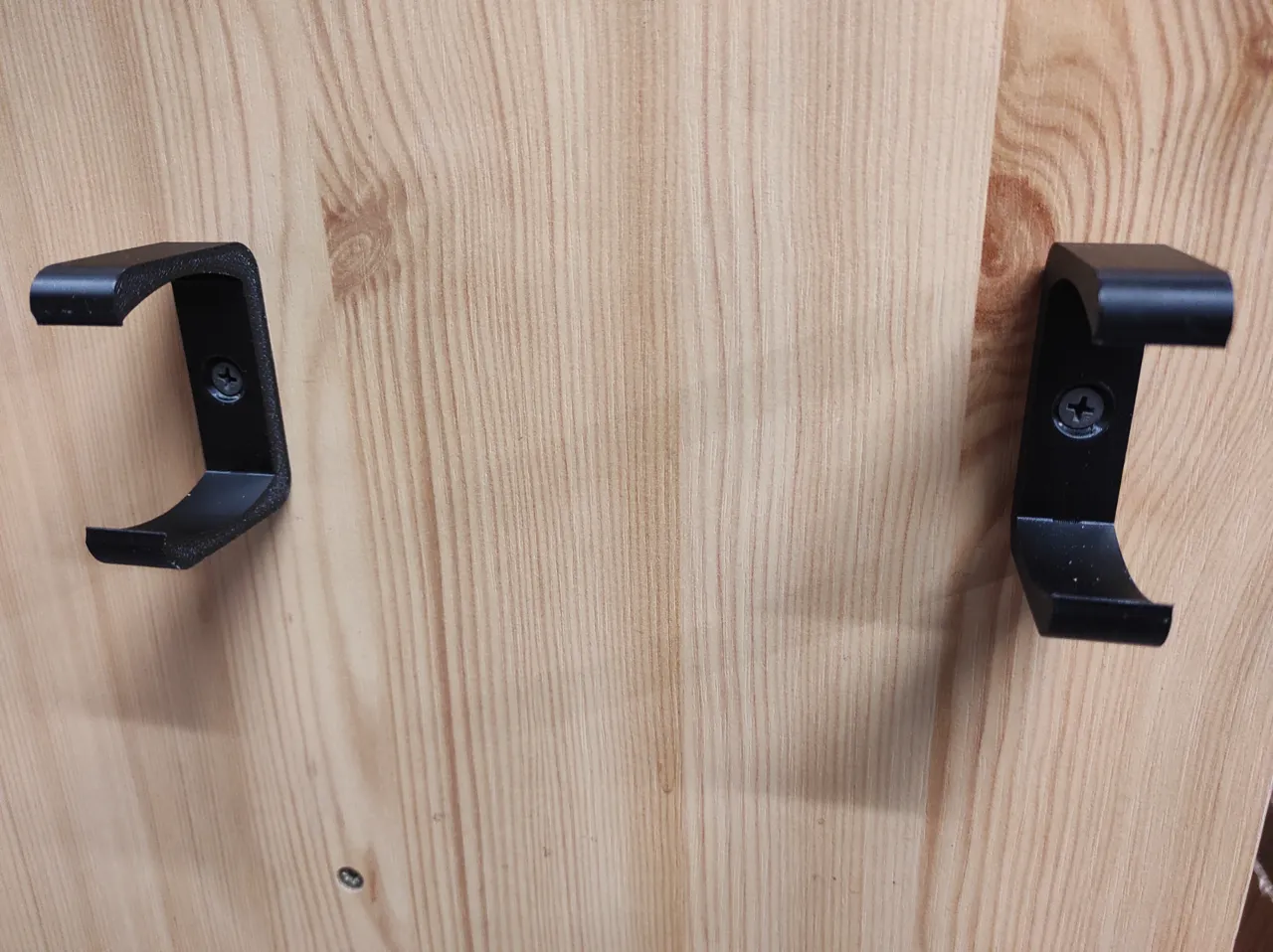 electrical power strip wall mount clip view 4
