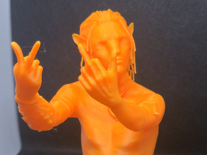 Navi avatar rebel statue