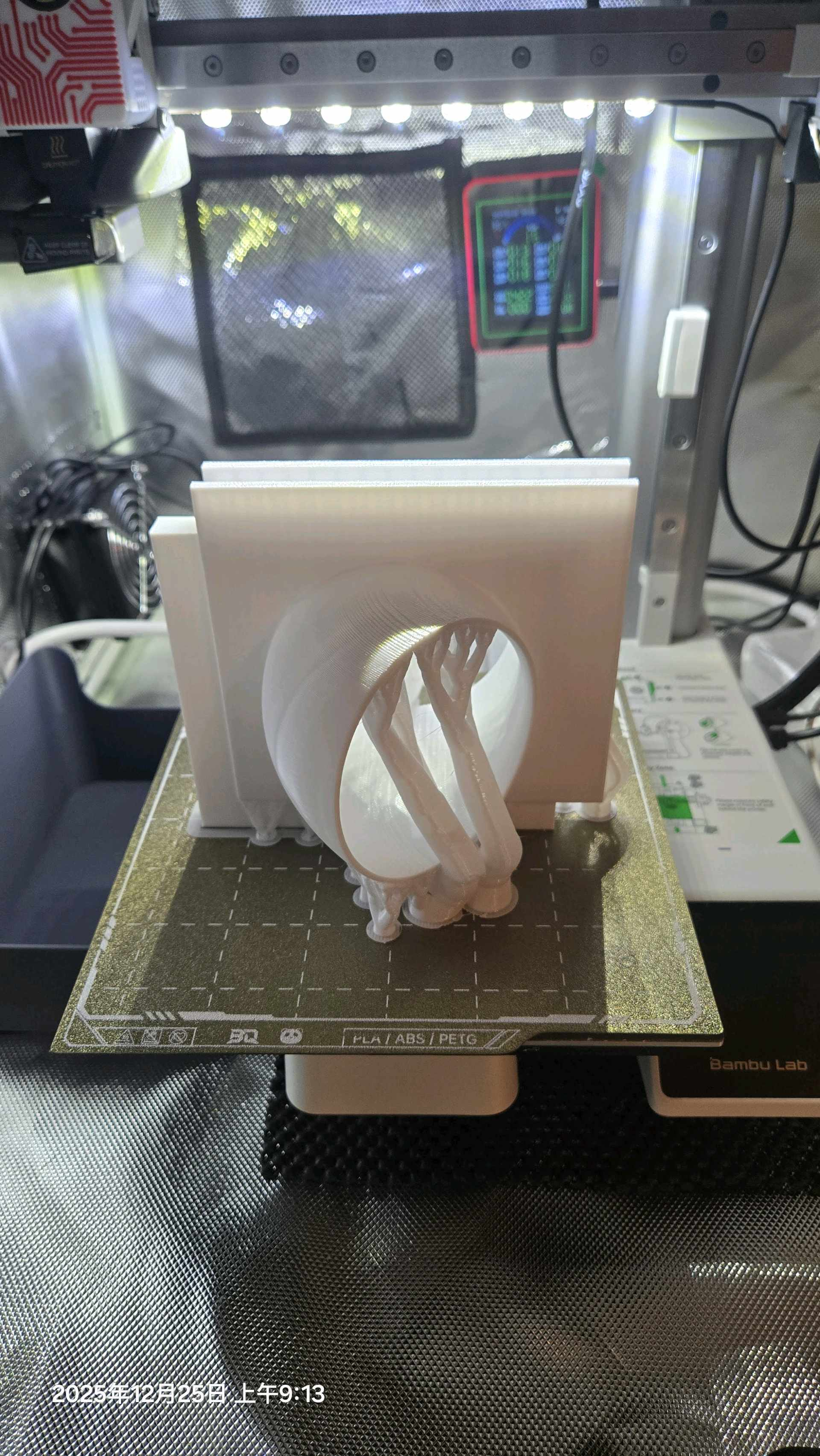 Miniatura 4 do modelo 3D 排风管窗户缝隙挡板，可以用于直径8cm排风管