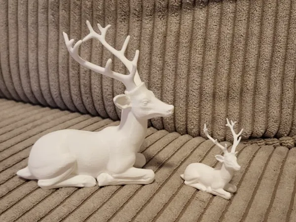 Cerf couché — sculpture décorative
