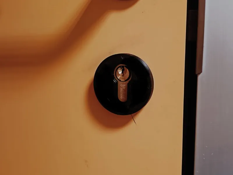 Door lock cover