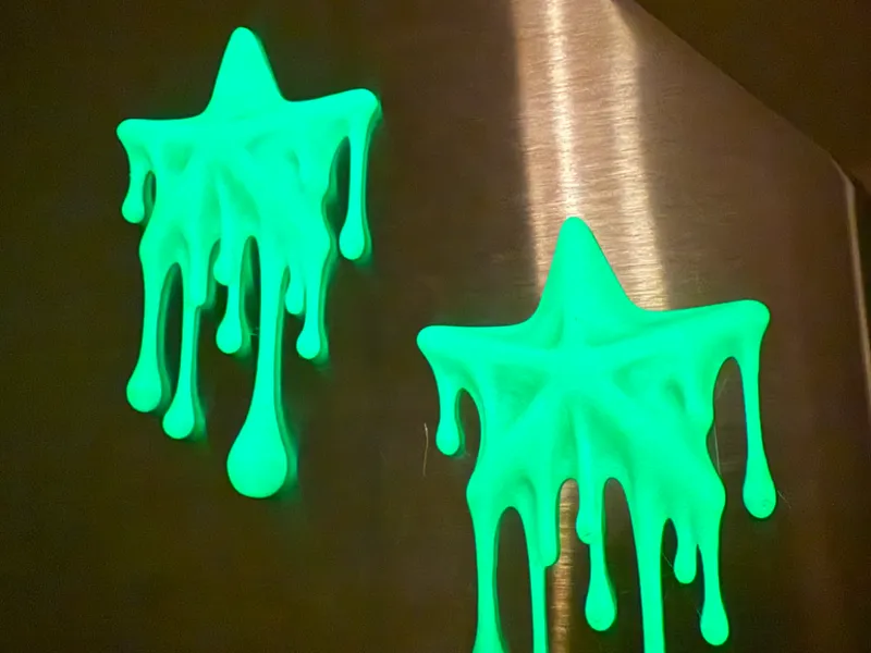 Drippy Star Magnet