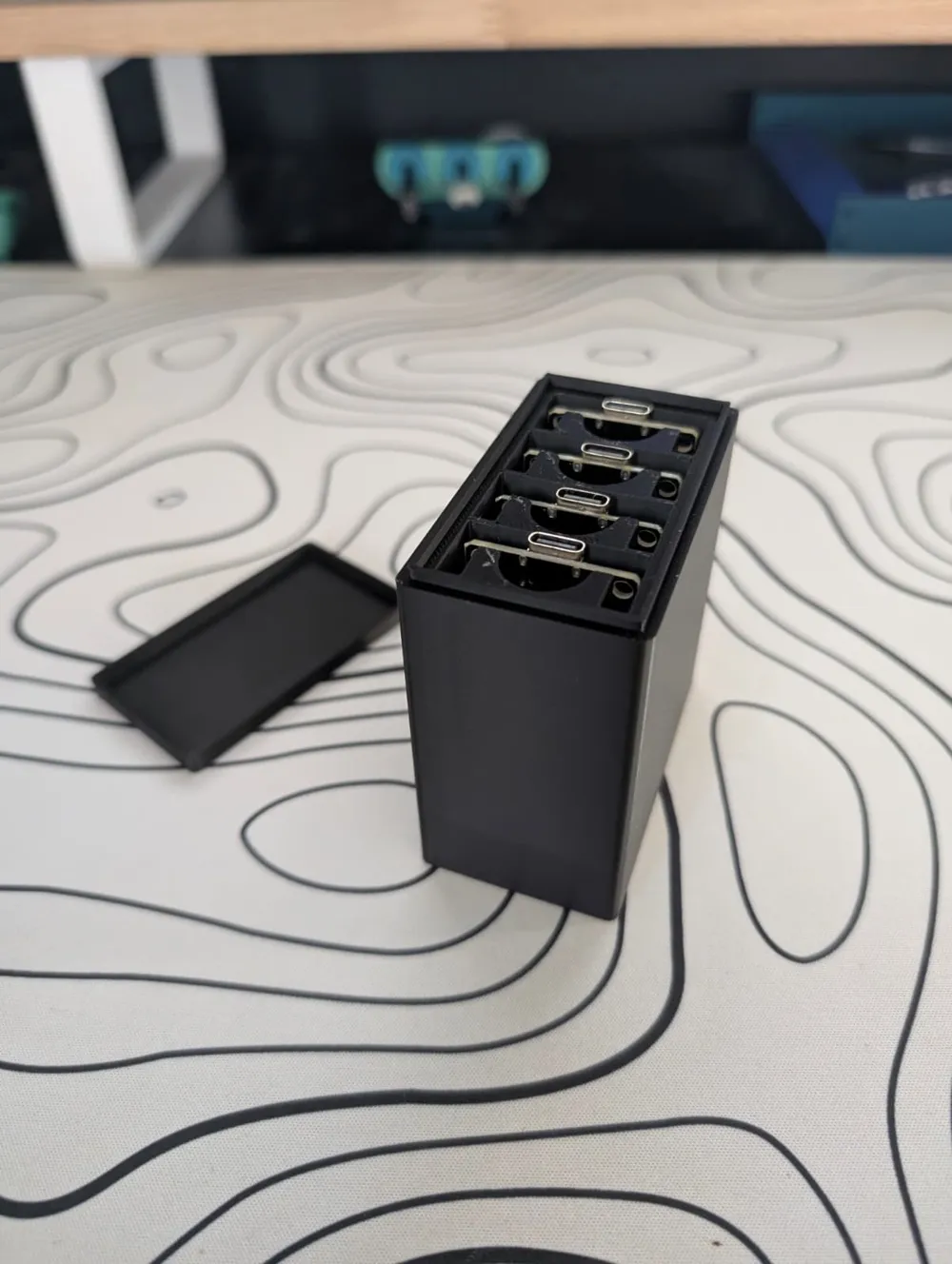 Miniatura 2 do modelo 3D ESP32 Storage Box