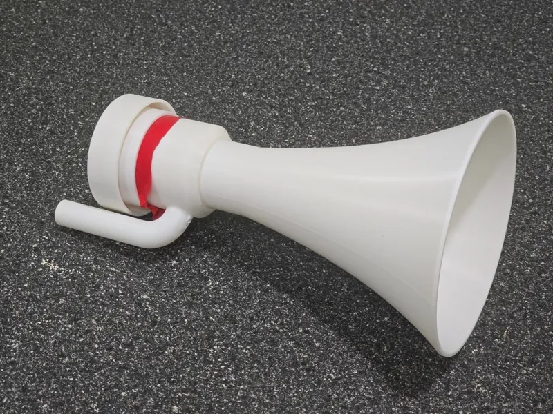 Large *LOUD* Air Horn / Membranophone