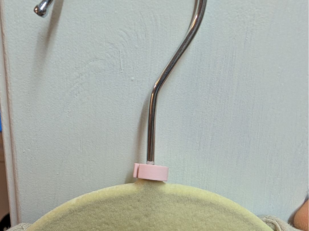 Color-Code Hanger Clip Simple Closet Organization