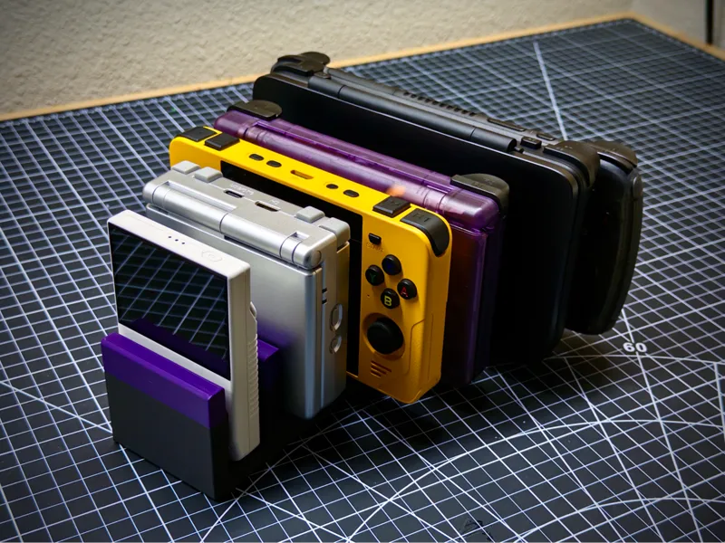 Customizable Retro Handheld Stand