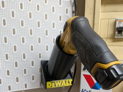 DCF680 Screwdriver to Skadis