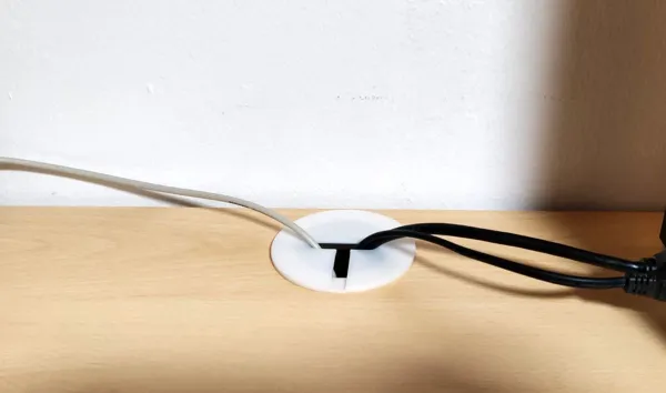 Passe-câble pour bureau