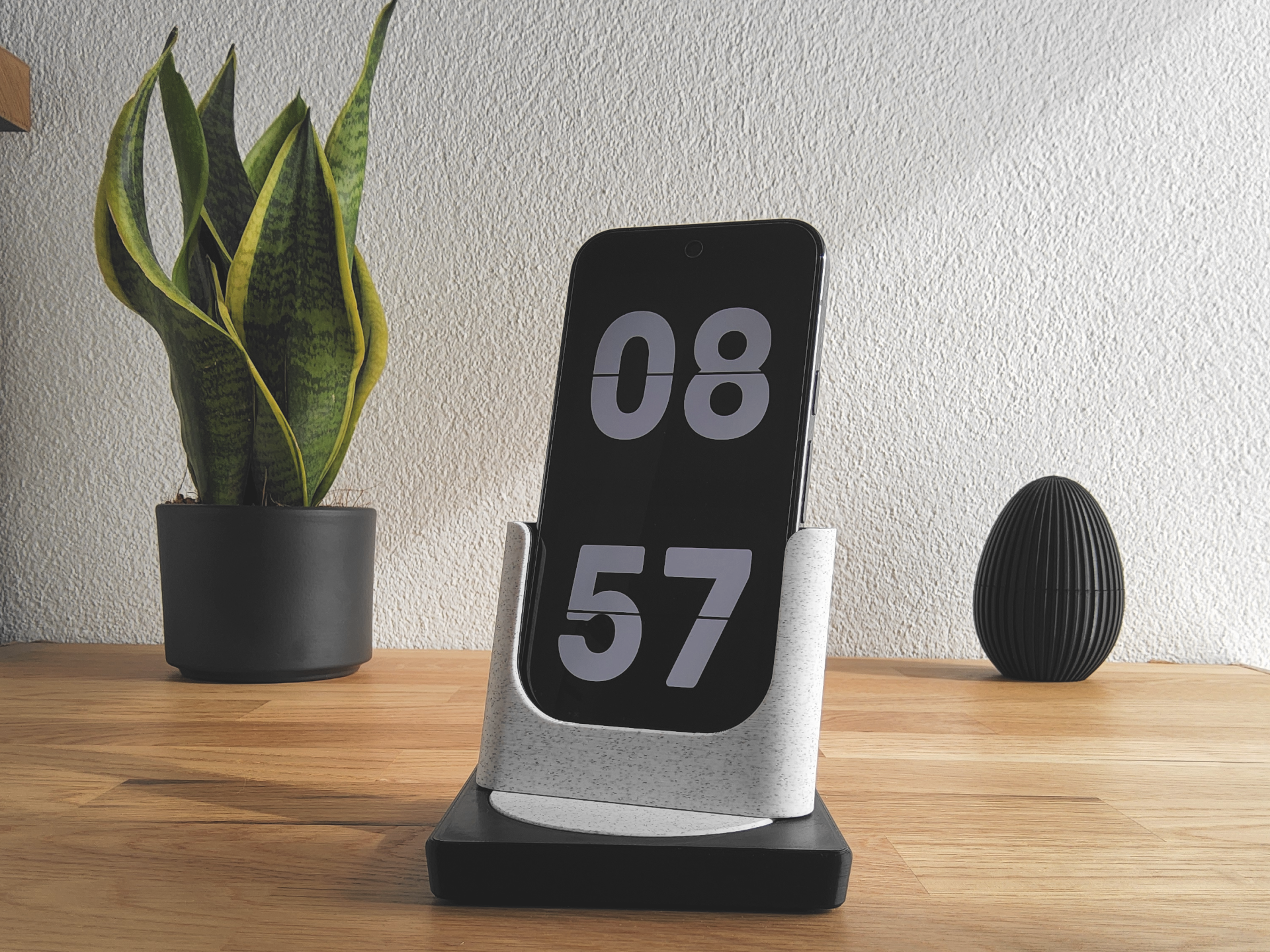 360 Degree Rotating Phone Stand / Amplifier