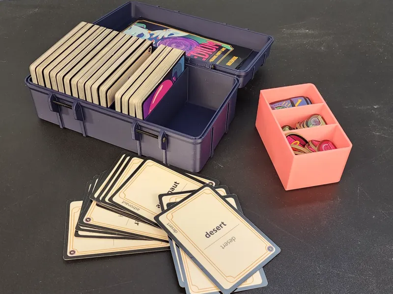 Medium the card game - case
