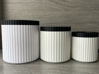 Cylindrical Box with a screw lid