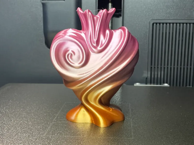 Heart Swirl Drop Vase