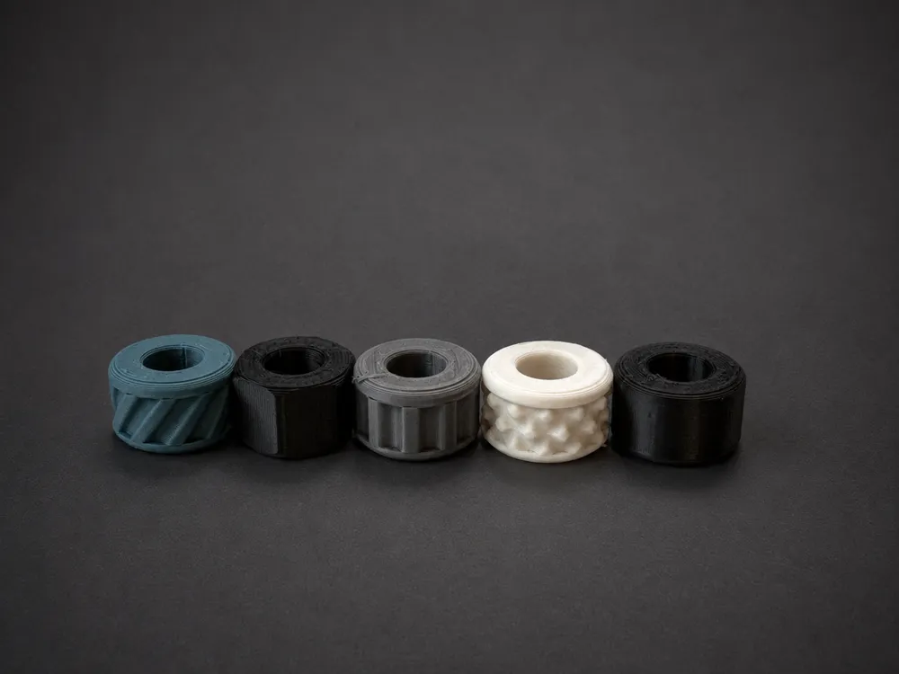 Modelo para impresión 3D: EDC Paracord Beads 13x8 (5 Patterns). Referencia del modelo original.