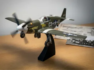 Aircraft model stand