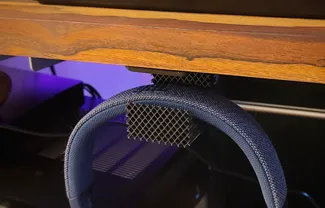 Headphones desk holder/stand grid textured