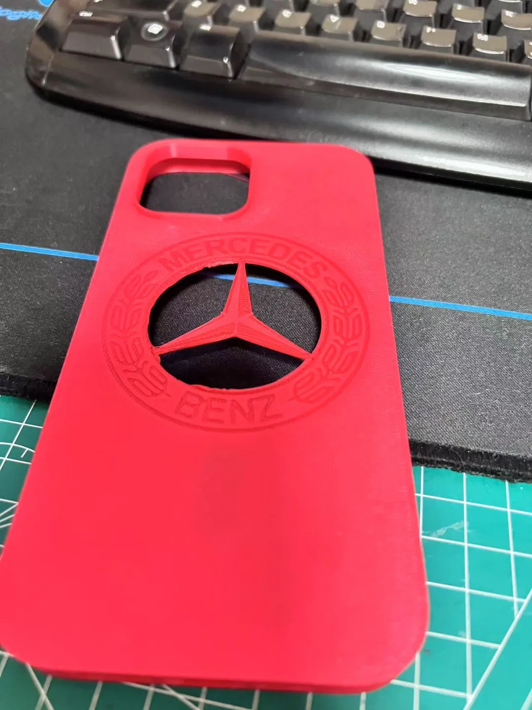 Miniatura 2 do modelo 3D 奔驰车标苹果iphone14promax和苹果14pro手机壳