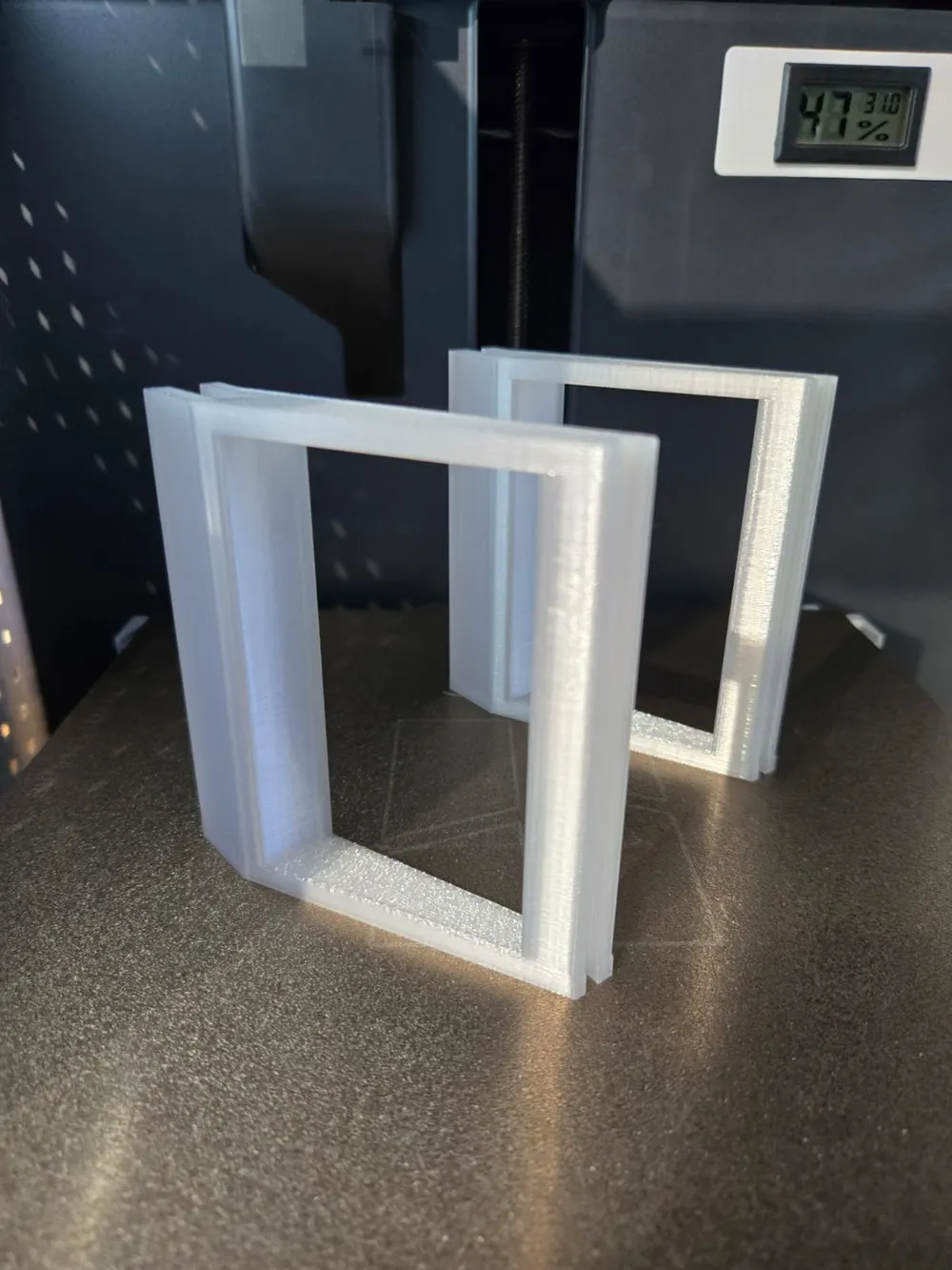 Aquarium light riser (offset) - Free 3D Print Model - MakerWorld