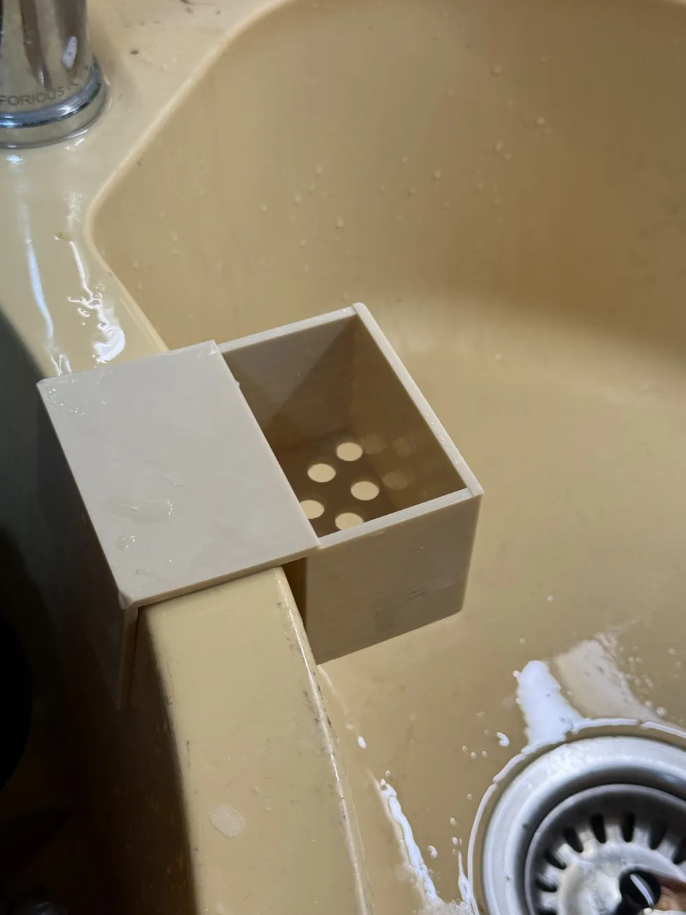 Sponge Holder - Free 3D Print Model - MakerWorld
