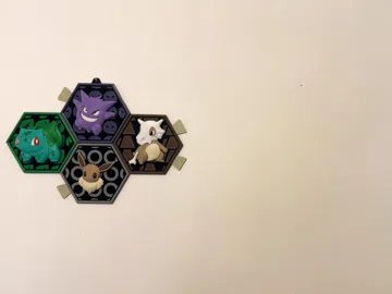 Letrero o emblema decorativo: HexaDex-Pidgey Pokemon — vista de referencia 3