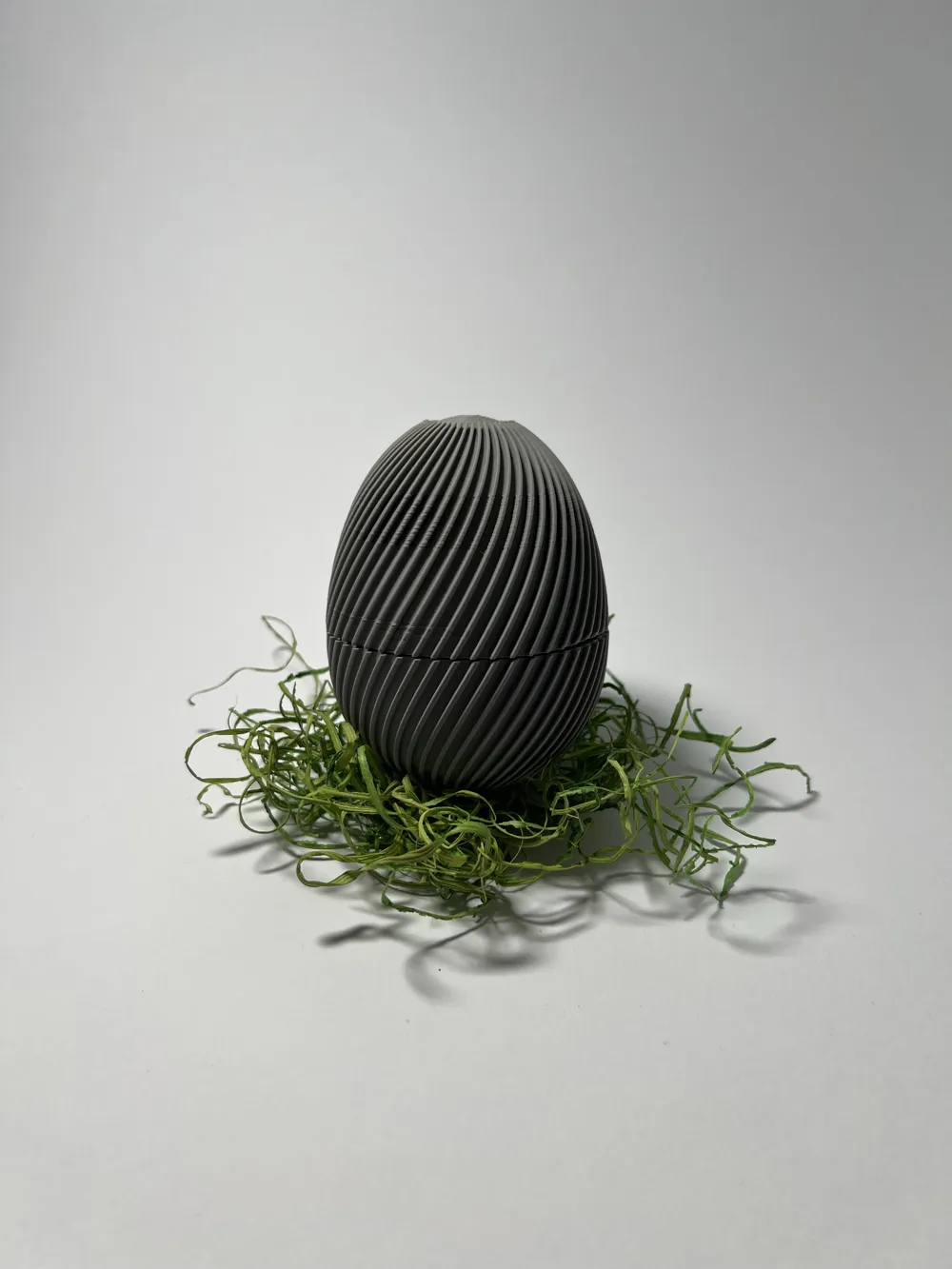 Screw-on Easter Egg – Surprise Box - Free 3D Print Model - MakerWorld