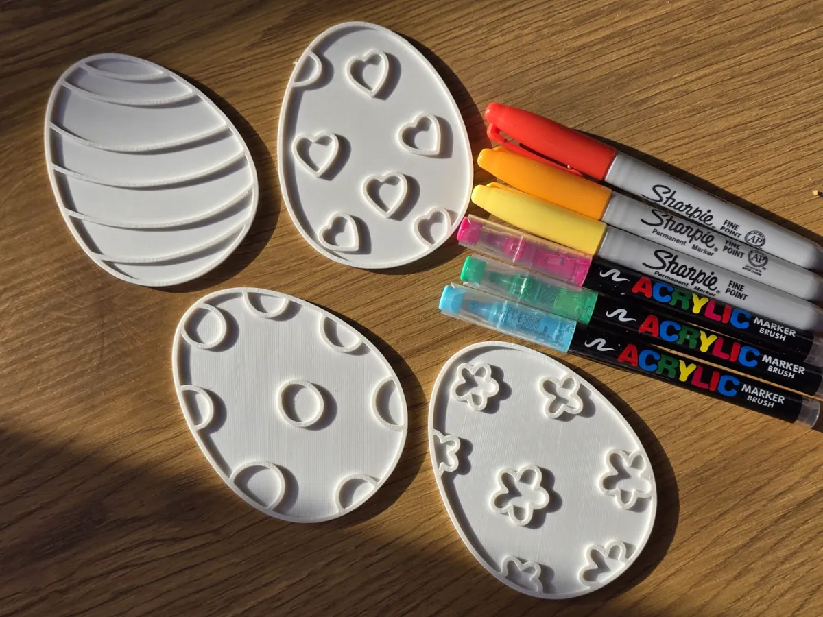 Set de coloriage chasse aux œufs de Pâques, fleurs et pois