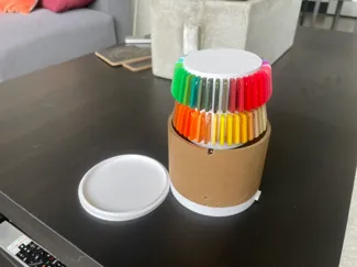 Compact filament swatch holder