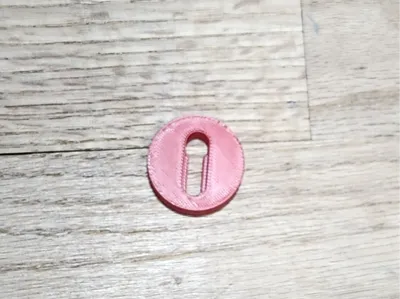 Keyhole wall hanger
