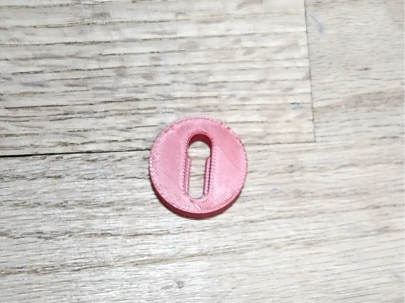 Keyhole wall hanger