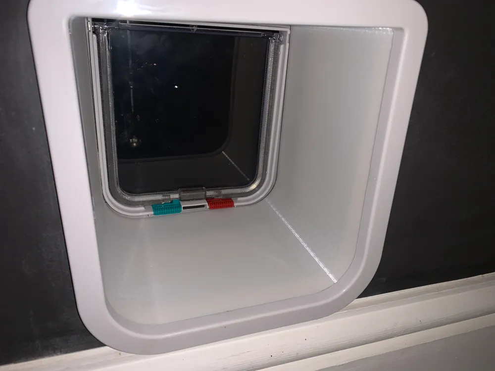 Cat flap tunnel by knobby MakerWorld