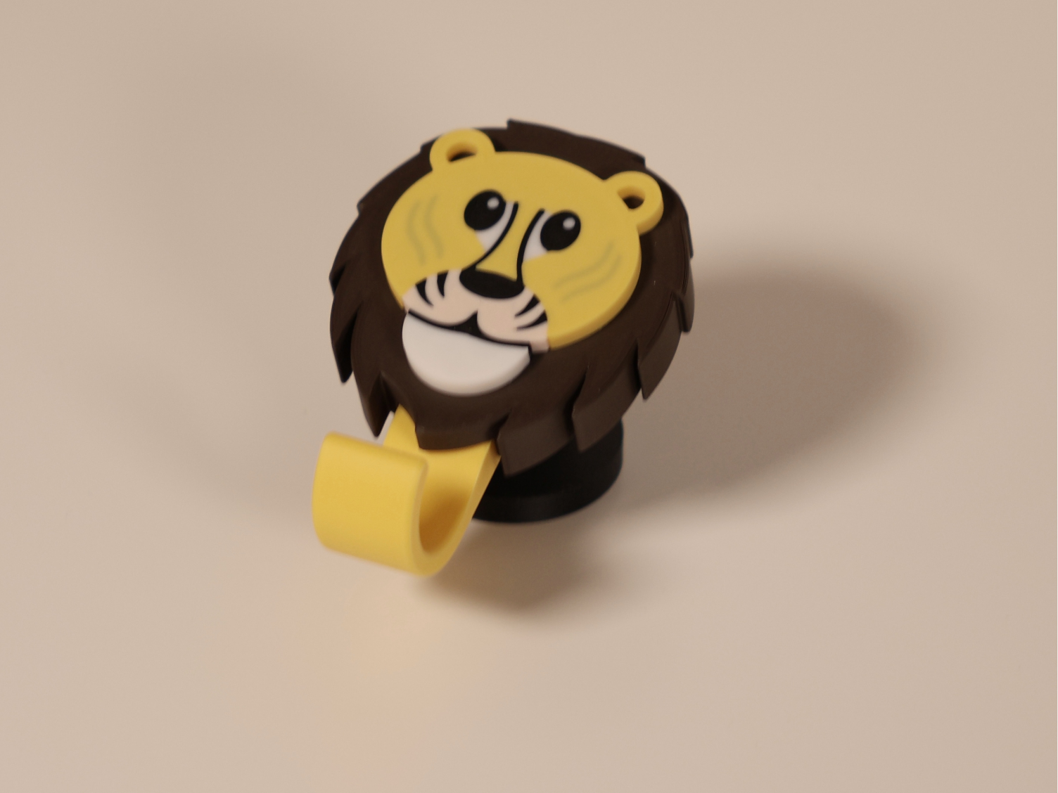 Motive-hook / Kids cloth Hanger / Lion