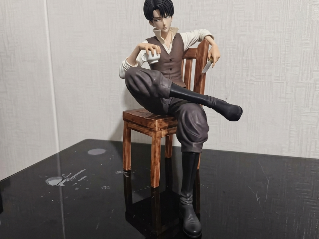 Levi Ackerman-L'Attacco di Giganti miniatura reale