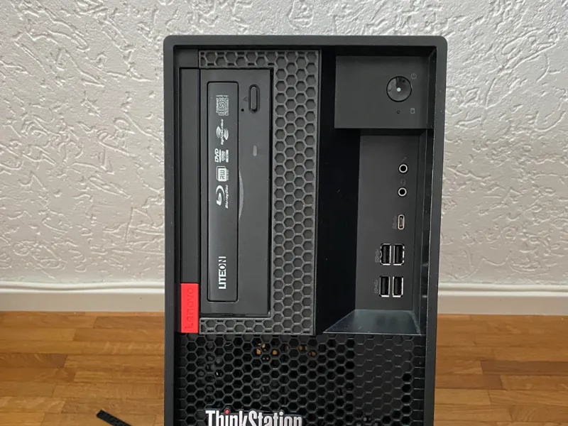 Lenovo ThinkStation P330 DVD Laufwerk Abdeckung