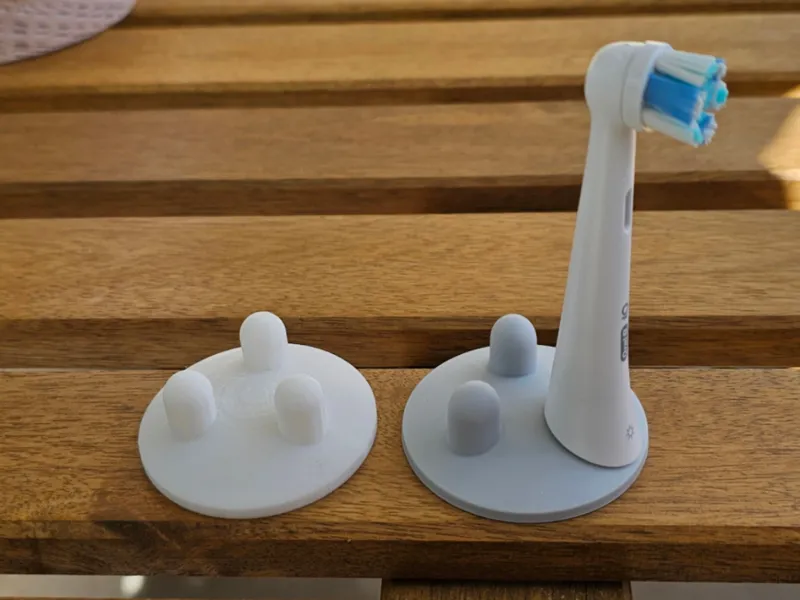 Oral-B IO Toothbrush Holder for 3 brushes